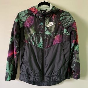 Nike Girl’s Sportwear Floral Windbreaker Jacket